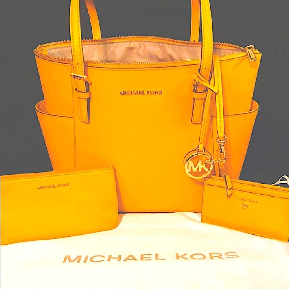 Authentic Michael Kora purse, coin purse and wallet holder.
